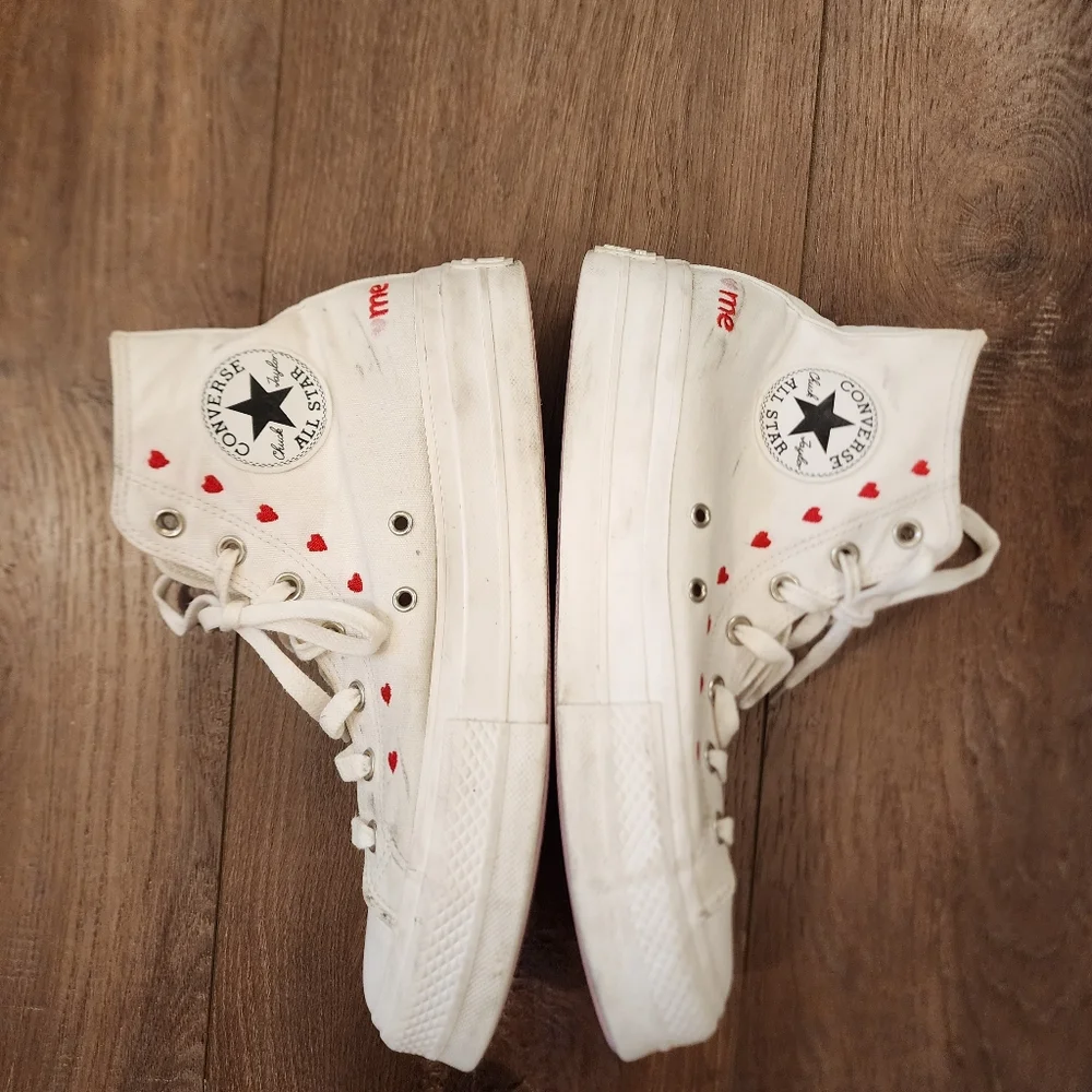 Converse Chuck Taylor All Star Platform Valentine's Day Hearts Hi Rise size 10